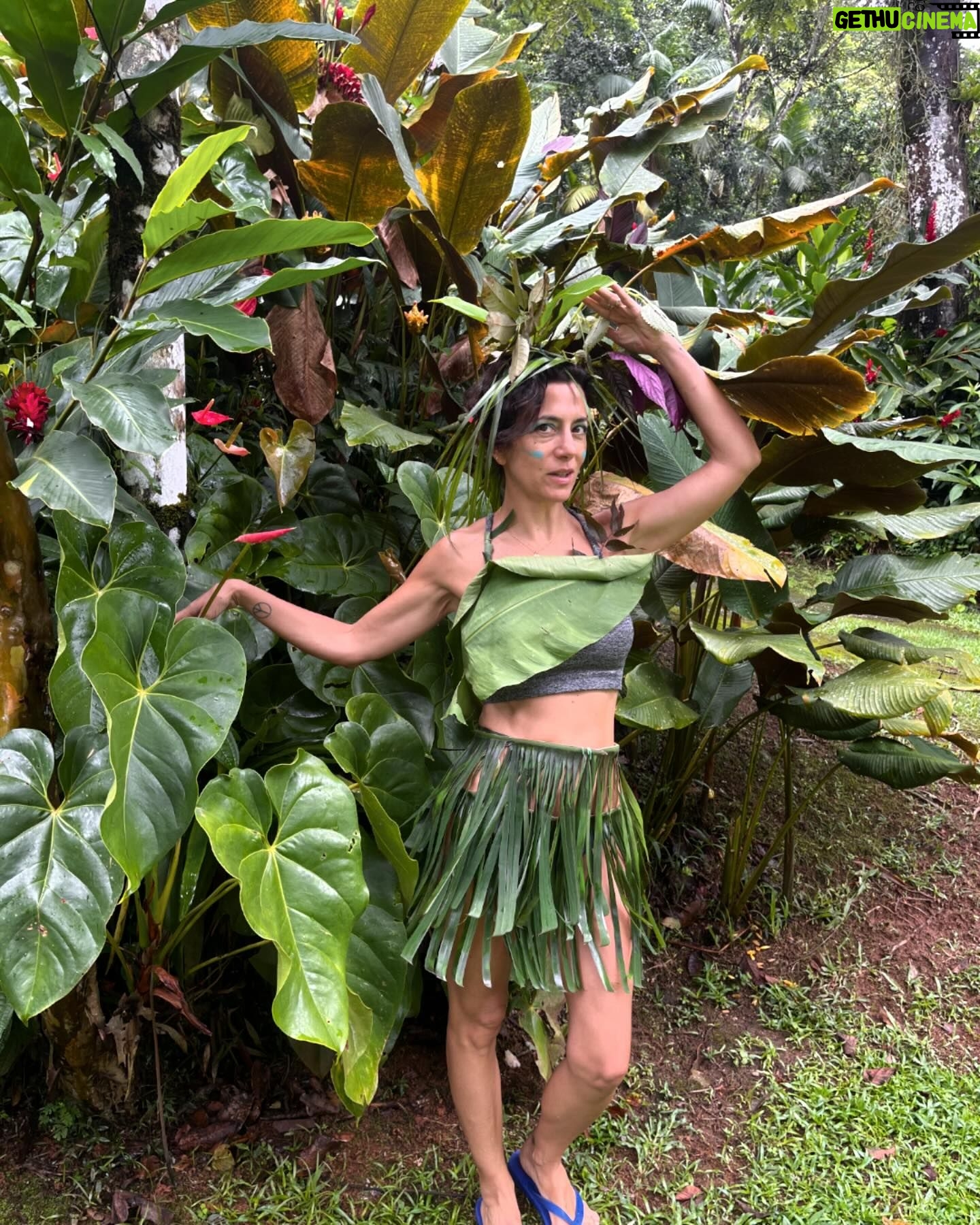 Marina Person Instagram - É difícil explicar certas coisas. Considere uma prep pro Carnaval e pronto🎊