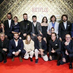 Marina Salas Instagram - Es un privilegio formar parte de este equipo, lujo de compañeros💥 #veronicafernandez @jorgtorregrossa #fernandotrullols @pacoramosq @weekendstudiospain @adrianaugarte10 @javierrrey @marcando @pepambros @laingridrubio @zenet.oficial @paudura72 @alfonsnieto @laiamanzanares
Hache se estrena 1 Noviembre @netflixes (@ed_n falta en la foto!)