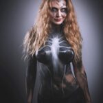 Marina Valmont Instagram - I covered NY Comic Con in 2018 for NN. The iconic @fernello body painted me as #venom and the movie had just been released 🕷 now Venom #lettherebecarnage is out. Who’s seen it? Opinions please.
