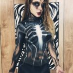 Marina Valmont Instagram - We are Venom 🕷 and we are coming to @newyorkcomiccon Body Paint Art 🎨 by @fernello #venom #venommovie #marvel #cosplay #nycomiccon #newyorkcomiccon #comiccon #spiderman