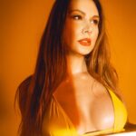 Marina Valmont Instagram - MUCHO MANGO TEASE w/ @marinavalmont