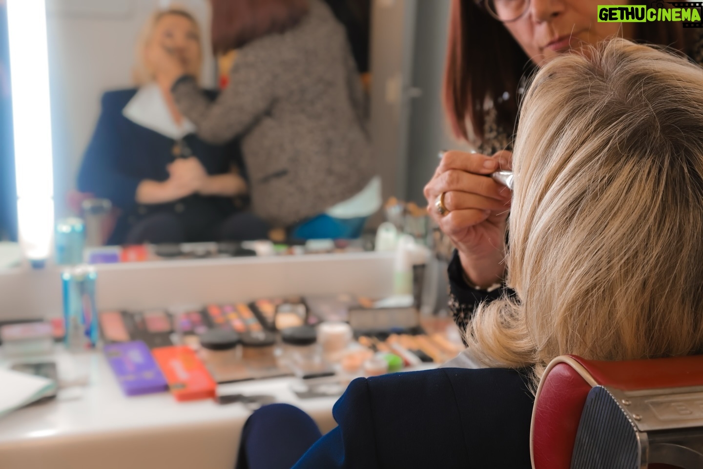 Marine Le Pen Instagram - À tout de suite sur France 2.