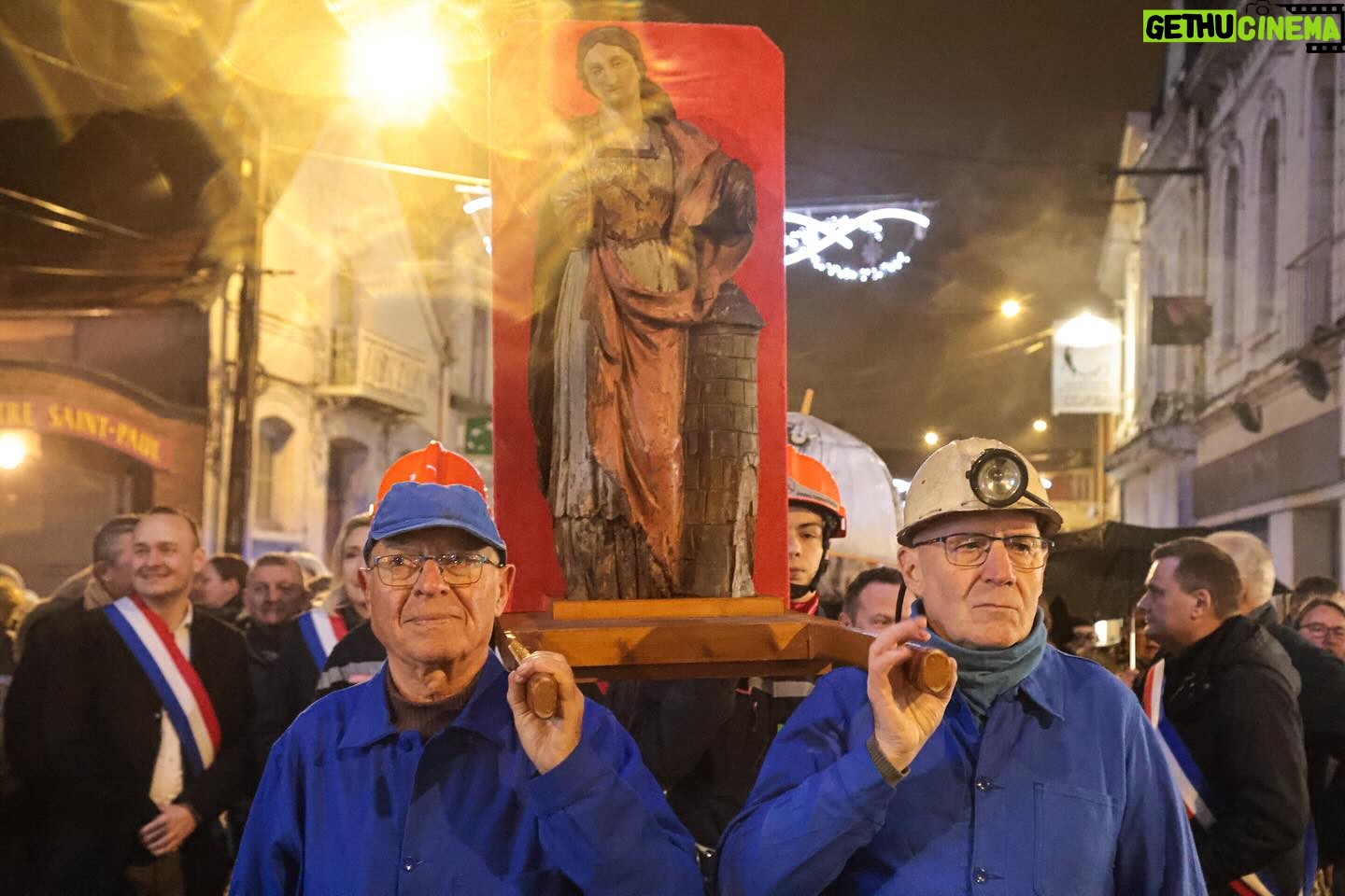 Marine Le Pen Instagram - Hier, nous fêtions à Hénin-Beaumont de la Sainte-Barbe, patronne des sapeurs-pompiers et des mineurs.