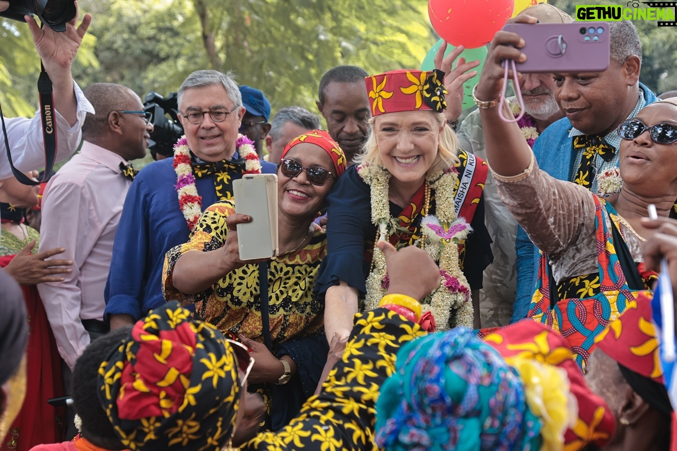 Marine Le Pen Instagram - Merci Mayotte ! π«π·πΎπΉ