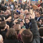 Marine Le Pen Instagram - L’agriculture est le bien commun de tous les Français. Lorsque nous arriverons aux responsabilités, nous redonnerons à l’agriculture française toute la place qu’elle mérite dans notre pays. Vous êtes la France qu’on aime, merci à tous. Tenez-bon, on arrive ! 🇫🇷