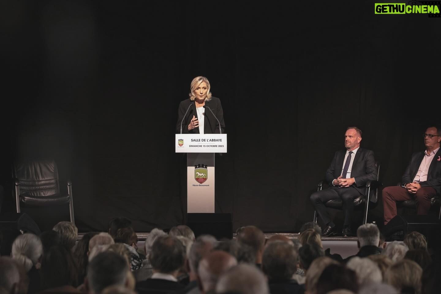 Marine Le Pen Instagram - Marine Le Pen inaugurait le dimanche 15 octobre la salle de l'Abbaye à Hénin-Beaumont, construite après l'incendie de la salle Léo Lagrange. À cette occasion, elle a prononcé un discours sur les récents attentats perpétrés à Arras et en Israël.