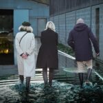 Marine Le Pen Instagram – Il était important pour moi de venir samedi dernier rencontrer les habitants sinistrés des inondations dans le Pas-de-Calais pour leur exprimer toute ma solidarité et ma compassion. Leur situation nous serre le cœur et nous devons nous tenir à leurs côtés.

Nous ne pouvons rester insensibles à la détresse de ces habitants qui pour certains ont tout perdu dans ces inondations. Ils peuvent compter sur toute notre détermination pour les aider.

Face au changement climatique et à la multiplication de tels événements, nous devons anticiper et mettre en place des mesures qui prennent en compte ce changement. Il faut s’inspirer de pays comme la Hollande qui sont en pointe sur ce sujet.

Les hommes sont touchés, mais les animaux aussi sont touchés. Les bêtes ont les pieds dans l’eau et cela risque de durer encore plusieurs jours. Les conséquences sur les exploitations et sur le bien-être des animaux sont terribles.