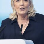 Marine Le Pen Instagram - S’il y a quelque chose à déconstruire, c’est le mythe de la compétence de ceux qui nous gouvernent.