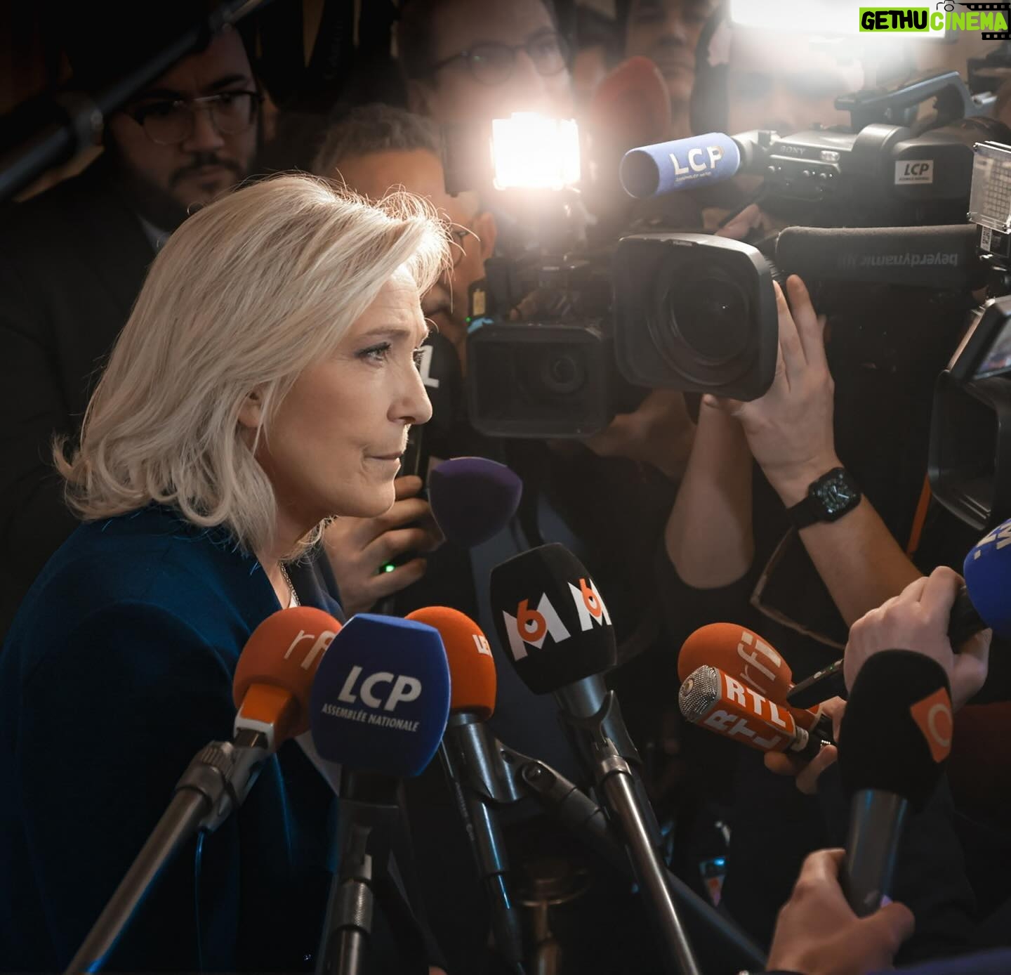 Marine Le Pen Instagram - 🗣 @marine_lepen « Pour Mayotte, tous les moyens doivent être mis en oeuvre car nous sommes à un moment de bascule. Pour les Mahorais, tout acte de la vie quotidienne est une angoisse. Il ne faut plus se contenter de demi-mesures mais agir concrètement. »