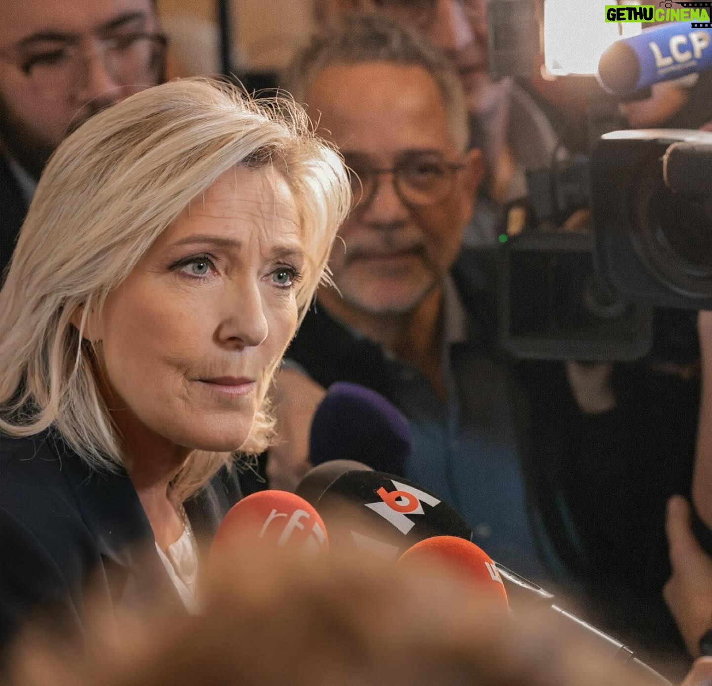 Marine Le Pen Instagram - 🗣 @marine_lepen « Pour Mayotte, tous les moyens doivent être mis en oeuvre car nous sommes à un moment de bascule. Pour les Mahorais, tout acte de la vie quotidienne est une angoisse. Il ne faut plus se contenter de demi-mesures mais agir concrètement. »