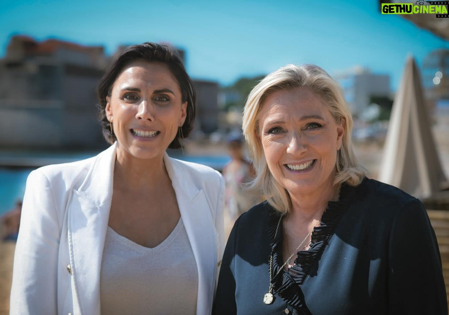 Marine Le Pen Instagram - Sous le soleil du Mourillon. Vive Toulon et vive le Var ! ☀️