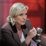 Marine Le Pen Instagram - À toutes les Colombe de France, tenez-bon, on arrive.