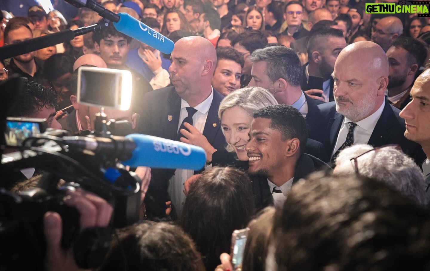 Marine Le Pen Instagram - Merci Jordan, merci Marseille, merci à tous ! 🫶🏻