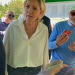 Marine Le Pen Instagram - La glace à la vanille, c’est la meilleure. D’accord avec moi ? 😉