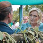 Marine Le Pen Instagram - Produit phare de l’île de La Réunion, la vanille Bourbon cultivée ici est l’une des meilleures au monde.
