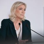 Marine Le Pen Instagram - Avec nos députés, avec nos autres parlementaires, avec nos élus des territoires, les cadres et militants de notre mouvement présidé par Jordan Bardella, nous nous mettons en situation, non seulement d’accéder, mais également d’assumer avec succès les responsabilités du pays. Retrouvez mes vœux à la presse de Marine Le Pen : https://fb.watch/pO5ey6L7AW/