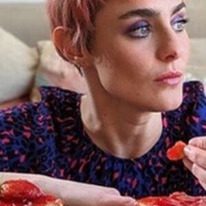 Marion Séclin Instagram - « On a toutes en nous quelque chose de Marie-Madeleine, même ta mère » 

#Piquantes, tous les vendredis à 22:40