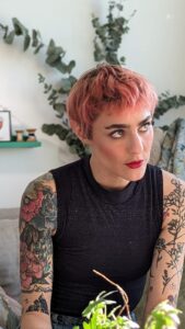 Marion Séclin Instagram - @marionseclin l’avoue : « Je ne regrette rien… deux fois » 🙄 #Piquantes, tous les vendredis à 22:45
