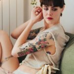 Marion Séclin Instagram - On a eu la chance de photographier Boulett... pardon, @marionseclin, à Paris et c'était très (très) cool. Merci Marion de nous avoir fait confiance ❤️ #parisboudoirphotographer #torontoboudoirphotographer
