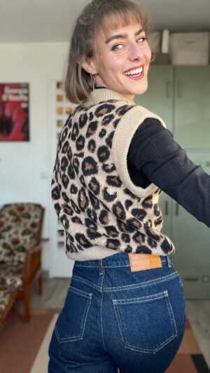 Marion Séclin Instagram - ✨ Ma question préférée : qu’est-ce que je vais faire de tout ces deniers ?

Moi je vais chez @balzacparis la marque française éthique, responsable et surtout magnifique.
Le charisme est éblouissant, je sais
⚡️ Eh, joyeux derniers jours de l’année 🎉

Collaboration rémunérée
#balzacparis #consciousfashion @agencefrenchlights @neialiabieva