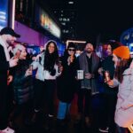 Maripier Morin Instagram - Une semaine de relâche haute en couleurs !🍹✨ Faites comme nous et venez profiter des activités colorées (et gratuites !) de Montréal en lumière, un des plus grands festivals d’hiver avec une programmation alliant arts de la scène, gastronomie et MOCKTAILS. 🥳 On se retrouve à l’un des 4 bars de l’événement pour y déguster un délicieux MOX. 🎉  Cheers ! #JadoreMOX #MoxMocktail #mtlmoments #MEL #MTLenLumiere