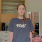 Maripier Morin Instagram – Quand ta fille commence la garderie 😭
Commentez l’emoji qui vous représente quand vous allez porter vos petits à la garderie ☀️