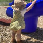 Maripier Morin Instagram - Margot d’amour. Un an déjà que tu es arrivée dans nos vies et que tu la rend plus belle, plus douce. Bébé bonheur, bijou, tu m’apprends à prendre le temps, à me déposer. Un an de sourires, de gazouillis, de rires. Un an à te découvrir, à te suivre dans tes aventures, à t’accompagner, à te regarder découvrir la vie. Tu m’as fait voir les fleurs et les oiseaux à nouveau. Tu es le plus beau des cadeau. Papa et maman t’aimons plus que tout 🌸