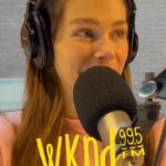 Maripier Morin Instagram - L’histoire des permis de conduire de @maripiermorin 😂😂 Reste jusqu’à la fin pour connaître sa note 😂😂 Retrouvez Maripier, @patricklanglois , @vincedess et @maximeroberge tous les matins de semaine dès 5:30 dans « On part ça d’même » à WKND 99.5 📻 ❤️