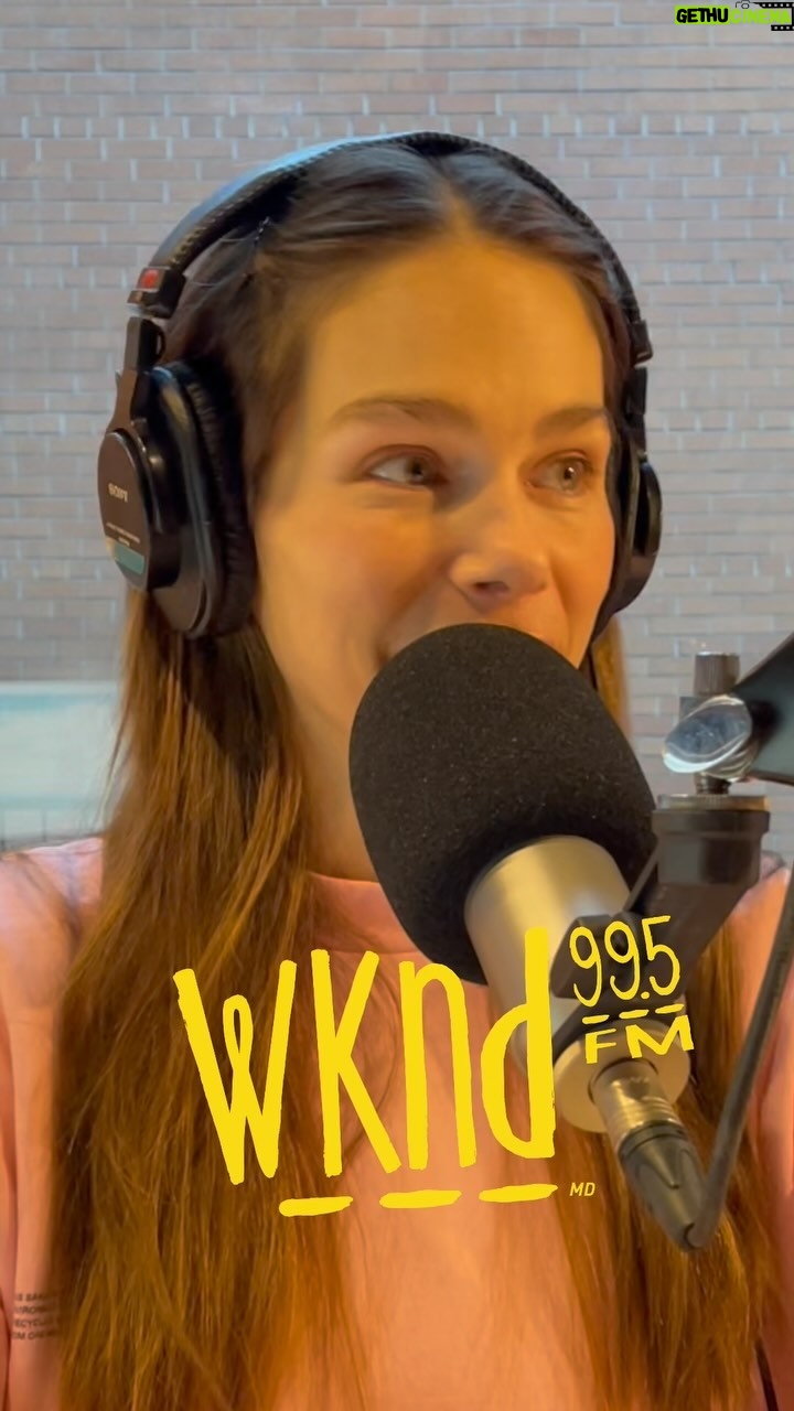 Maripier Morin Instagram - L’histoire des permis de conduire de @maripiermorin 😂😂 Reste jusqu’à la fin pour connaître sa note 😂😂 Retrouvez Maripier, @patricklanglois , @vincedess et @maximeroberge tous les matins de semaine dès 5:30 dans « On part ça d’même » à WKND 99.5 📻 ❤️