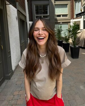 Maripier Morin Instagram - 🤰💇‍♀️ ☀️🎈
@marcuuus 
Tshirt @moxmocktail par mes amis de @canadamerchgroup 💕