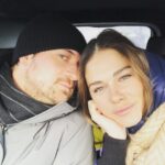 Maripier Morin Instagram - Février 2019. On joue un couple dans la série La Faille. À ce moment là, je suis loin de me douter que tu deviendra mon amoureux. Que tu vas entrer dans ma vie avec toute ta douceur, ta sensibilité, ta force et que tu vas me changer à jamais. Mon Jay shetty, mon partenaire de tennis (lol) papa d’exception. Tu me fais grandir tous les jours et apprendre à te connaitre et t’aimer mieux encore et toujours, c’est ça mon plus beau cadeau. Valentin de mon coeur. Mention spécial à Patrice Sauvé, tout ça, c’est un peu beaucoup grâce à toi. 💕