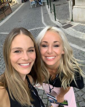 Maripier Morin Instagram - Pour moi, la photo 10 représente l’entièreté de mon voyage. Ceux qui y étaient comprendront 🤣💕 @ffangouleme