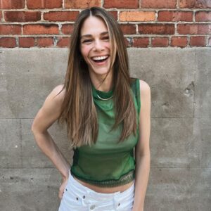Maripier Morin Instagram - Un vent de changement ✨ 
Merci @marcuuus d’avoir si bien pris soin de moi, et de mes cheveux 💇‍♀️☀️🌸