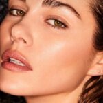 Maripier Morin Instagram - Glass skin One of my fav shots of @maripiermorin by @maxabadian No makeup makeup is my favourite kind of makeup. 💃🏼