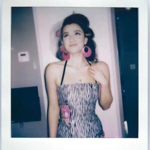 Marisa Abela Instagram - What an amazing week in the UK, thank you. About to take this movie on tour. 🖤