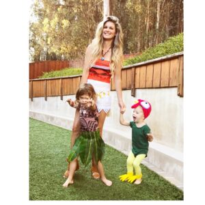 Marisa Miller Instagram - Happy Halloween 🎃😍#Moana #Maui #HeiHei #blackwidow #ironman #optimusprime