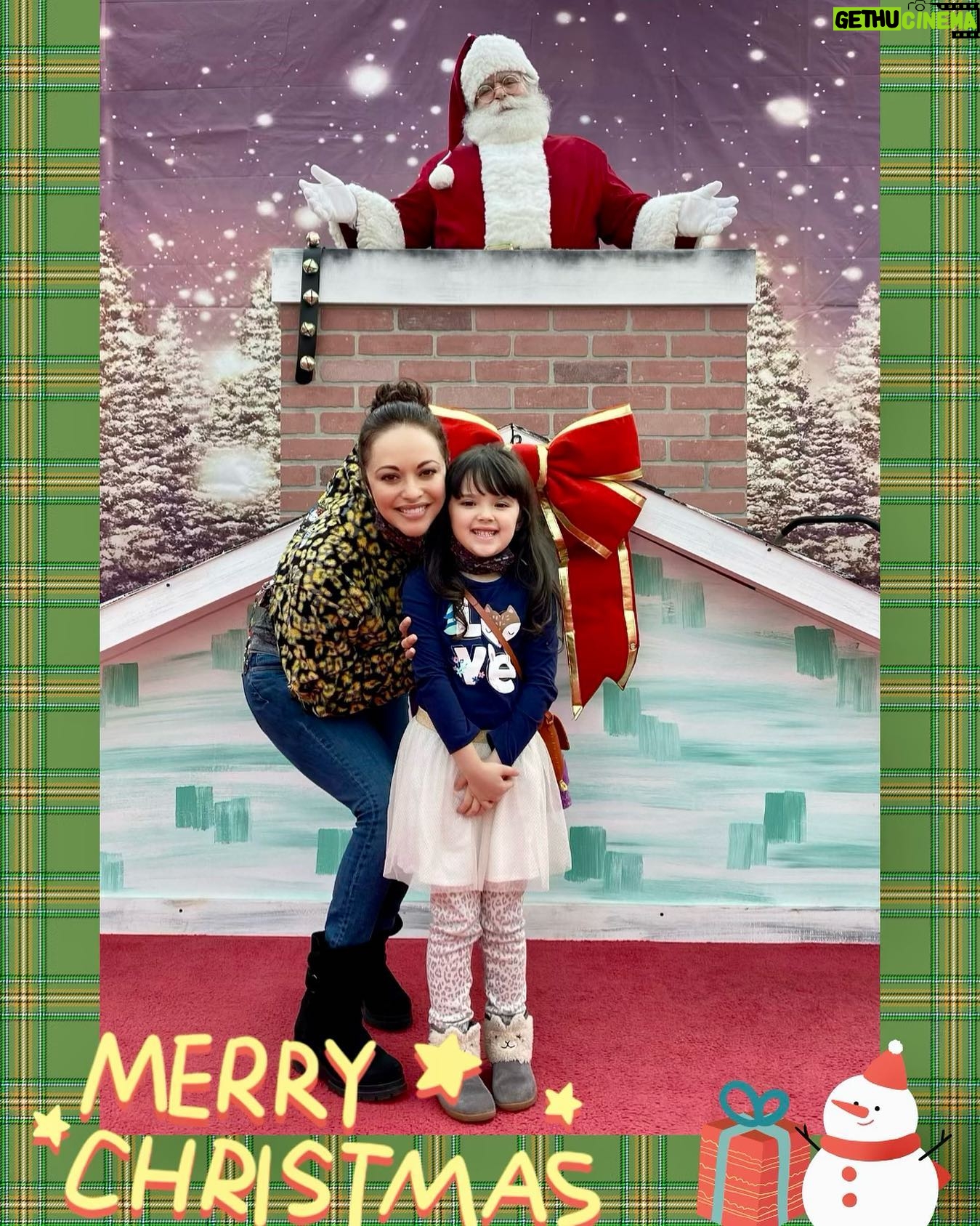 Marisa Ramirez - 4.6K Likes - Almost Christmas! Where did the year go?! Wishing everyone a healthy and happy holiday season!! #waitingforsanta @mapleleaffarmsnj