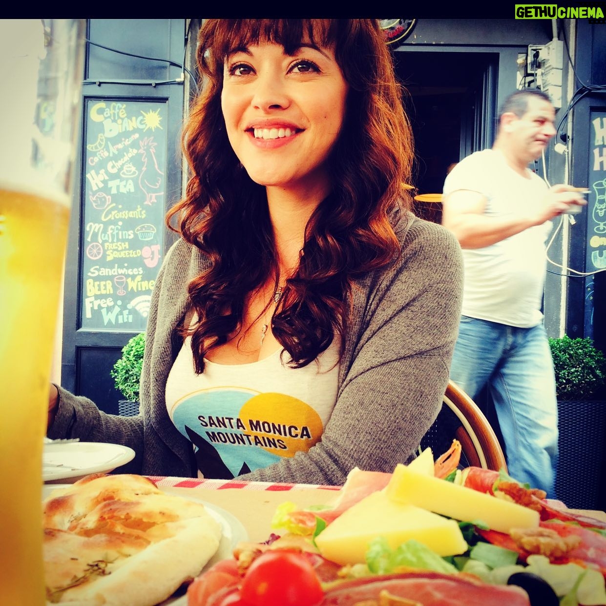 Marisa Ramirez - 5.8K Likes - #fbf Just some of my favorite things. Beer, Pizza, Rome and sitting on patios at cafes. Someday I will be there again...
#staysafe #stayhome and watch #bluebloods