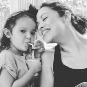 Marisa Ramirez Instagram - #challengeaccepted #womensupportingwomen #womenempowerment @kimmy_mixmaster  Thanks for reaching out!  Raising a fierce one right here! She’s so strong I can close eyes every now and then, but she knows mama has eyes in the back of her head 🤣