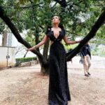 Marisa Cruz Instagram – Este foi o vestido que usei ontem na apresentação do “Face Model of the Year”, acho que foi a escolha certa para mim. O que acham? 

#facemodeloftheyear2023 
#facemodelagency 
#fatimalopesfashiondesigner 
#jardimbotanicodaajuda 
#antoniarosaatelier