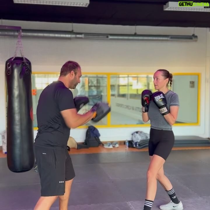 Marisa Cruz Instagram - @ufc 400 Marisa vs. Cabe Bilhetes à venda nos locais habituais💥 UFC Odds Marisa 150 …… Cabe -103 😜 #ufc300 #alexpereira #maxholloway #charlesoliveira #zhangweili #ufcwomen Best cardio ever 🔥