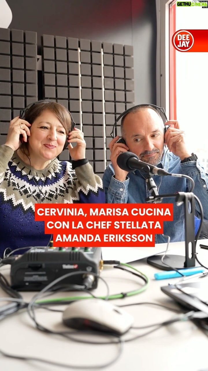 Marisa Passera Instagram - Vic e Marisa questa settimana sono in diretta da Cervinia 🗻 @vicdeejay ha organizzato una sorpresa speciale per @marisapassera: un giorno con la chef stellata @ingridullaamandaeriksson. Ecco com’è andata #radiodeejay #cervinia @cervinoskiparadise #cerviniaskiparadise