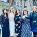 Marisa Passera Instagram - Felice di avervi a illuminare la mia vita , amiche mie bellissime , felice di aver contribuito a costruire tutte insieme un pezzetto di un luogo sicuro e luminoso per le donne ❤️✨🏡 @cascina_rinascita
