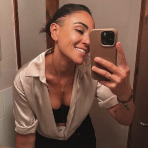 Marissa Gialousis Instagram - swipe for the pre-wedding sweating

•
•
•
•
#tomboyfashion #tomboy #tomboystyle #tomboylook #androgynous #tomboymodel #lesbiansofig #lesbian #lesbiansofinstagram