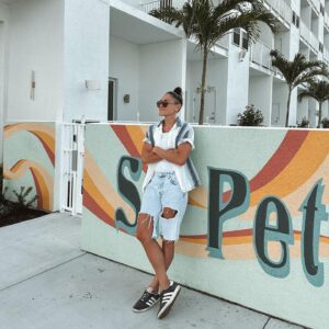 Marissa Gialousis Instagram - The stay was definitely mint 👌🏼
@staymint 

Had a lil staycation earlier this month and I can’t say enough about the newest hotel in @edgedistrict. These rooms are like studio apartments, but with amenities that can be ordered in the room before you even arrive (I got the air fryer bc snacks). You can order groceries to be stocked and they’re tech enabled, making it feel way more personal than a regular hotel.

Favorite part was the porch with direct access to the pool though 😍 literally feels like your bougie backyard but in the middle of dtsp. Way too conveniently located to say I won’t be coming back here!

#stpetersburg #stpete #dtsp #stpetersburgflorida #tampabay #staymint #minthouse