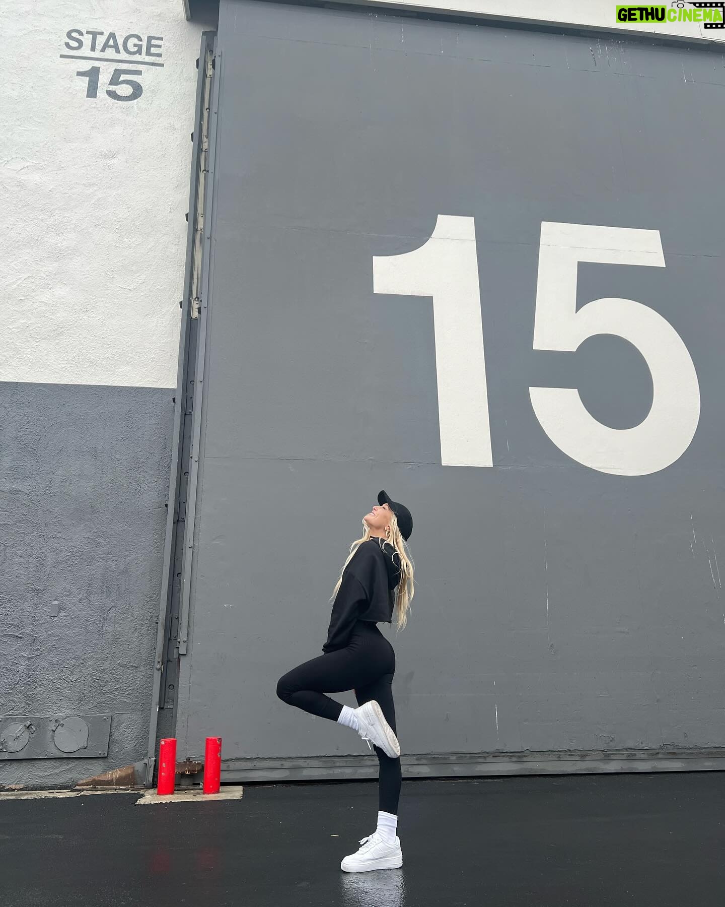 Marissa Heart Instagram - What a dream these past 3 days have been.. 🤍 I had the honor to choreograph for NFL’s Evolution of Dance Promo representing all of the most infamous touchdown dances !! 🏈 Tune in TONIGHT during the pre-show of the Saints vs. Rams game on Amazon Prime to see it ! 📺 From casting my dancers, to choreographing, to rehearsal, to the shoot - every single bit of it was pure magic from start to finish 🤍✨ Your girl took off her heels for this one and only worked behind the camera and it was an absolute dream 🥹 Thank you to my gorgeous agent @shelli_iartistent @iartistent for absolutely everything and the entire team on set for this opportunity ! Thank you to my babe @skyfasa for workshopping this choreo with me. Thank you to my dancers for your professionalism, talent, and energy - I appreciate you so much. This was over way too soon xx