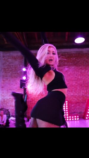 Marissa Heart Instagram - 👠💃🏼 ON MY BODY 💃🏼👠

Beginner/Beginner Heels every Saturday 5-630pm @theplaygroundla 👠 

There’s truly nothing I love more than going back to Basics and adding some classic Heartbreaker energy in there ! 💔

A gorgeous stretch
Across the floor
Drills
Lines
And a delicious combo that will be filmed at the end of class 🤍

Filmed by @redllama.media 🎥
Song “On My Body” by @tyla & @iambeckyg 🎶 
Location @theplaygroundla ✖️
Heartbreaker @marissaheart 💔
Choreography @marissaheart @heartbreakheels ✨

#basics #beginner #technique #lines #performance #confidence #marissaheartchoreography #dance #love #heels #women #womenempowerment #girlpower #heartbreaker #playgroundla #heartbreakheels