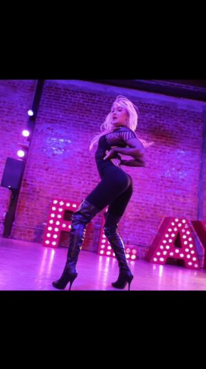 Marissa Heart Instagram - 🖤 TAKE YOU DOWN 🖤

So excited for my Heartbreak Heels: The Basics class tonight @theplaygroundla !! NEW COMBO ! 

There’s truly nothing I love more than going back to Basics and adding some classic Heartbreaker energy in there ! 💔

A gorgeous stretch
Across the floor
Drills
Lines
And a delicious combo that will be filmed at the end of class 🤍

Beginner/Beginner Heels every Saturday 5-630pm @theplaygroundla 👠 

Filmed by @redllama.media 🎥
Song “Take You Down” by @chrisbrownofficial 🎶 
Location @theplaygroundla ✖️
Heartbreaker @marissaheart 💔
Choreography @marissaheart @heartbreakheels ✨

#basics #beginner #technique #lines #performance #confidence #marissaheartchoreography #dance #love #heels #women #womenempowerment #girlpower #heartbreaker #playgroundla #heartbreakheels