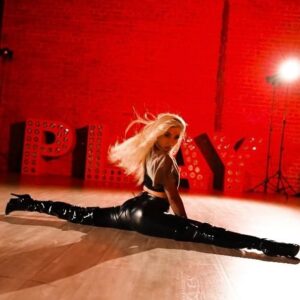 Marissa Heart Instagram - ❤️‍🔥🤘🏻 POUR SOME SUGAR ON ME 🤘🏻❤️‍🔥

The fact that this song has been on my list for yearsssss 🤌🏻🐆 literally wild.  Everything about this piece feels so FREE, powerful, badass, and ME.  My intention for my students last week was to be FEARLESS and UNAPOLOGETIC and the entire room felt just like that 👏🏻 Rock will forever ignite something inside of me and my soul comes to life every time xx ❤️‍🔥

I can’t wait to dance with you tonight at my 2 weekly classes @theplaygroundla xx 👠

430-530pm beg/int heels
6-730pm int/adv heels

Filmed & produced by @redllama.media 🎥
Song “Pour Some Sugar On Me” by @defleppard🎶 
Heartbreaker @marissaheart 💔
Location @theplaygroundla ✖️
Choreography @marissaheart @heartbreakheels ✨

#poursomesugaronme #defleppard #rockandroll #lines #performance #confidence #marissaheartchoreography #dance #love #heels #woman #womenempowerment #girlpower #strength #heartbreaker #playgroundla #heartbreakheels