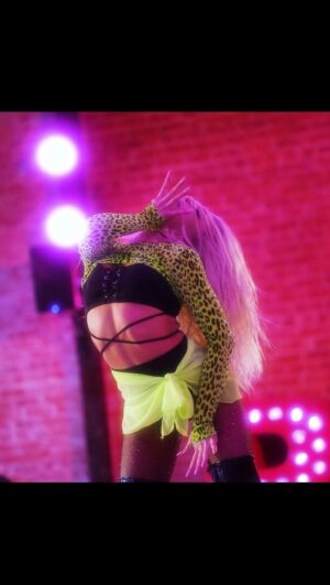 Marissa Heart Instagram - 🐆💚 AFTER HOURS 💚🐆

New favorite song and combo: unlocked 🔐 
There’s nothing like dancing to a song that just FEELS like happiness, you know ?  Forever inspired by Kehlani 🤌🏻 

Last week we said EN 👏🏻 ER 👏🏻 GY 👏🏻 so tonight we’re switching up the mood and getting sultry and vibey 🤌🏻

I can’t wait to dance with you tonight at my 2 weekly classes @theplaygroundla xx 👠

430-530pm beg/int heels
6-730pm int/adv heels

Filmed & produced by @redllama.media 🎥
Song “After Hours” by @kehlani🎶 
Heartbreaker @marissaheart 💔
Location @theplaygroundla ✖️
Choreography @marissaheart @heartbreakheels ✨

#kehlani #afterhours #lines #performance #confidence #marissaheartchoreography #dance #love #heels #woman #womenempowerment #girlpower #strength #heartbreaker #playgroundla #heartbreakheels